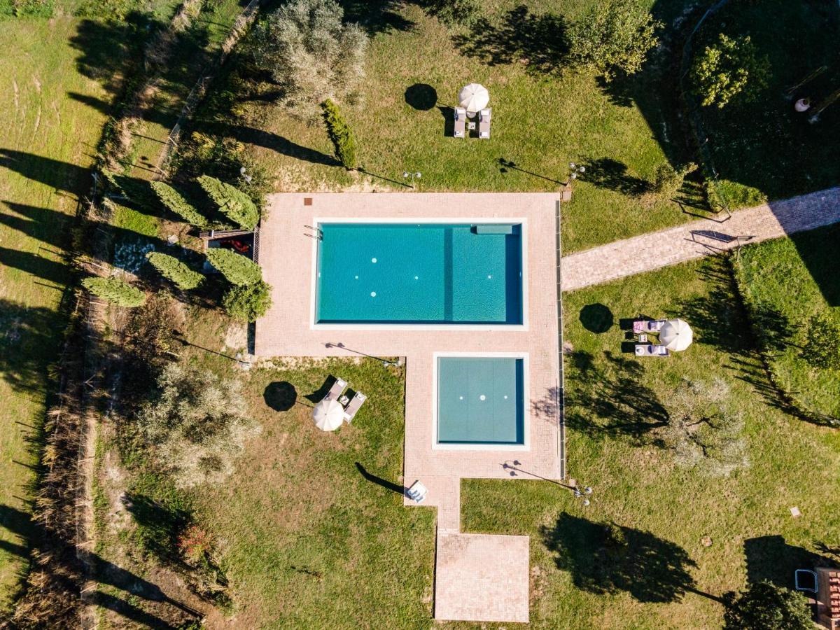 Appartamento In Casale Con Piscina Casa I Pavoni Кьянни Экстерьер фото