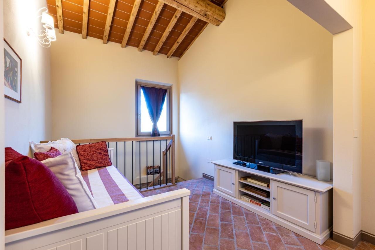 Appartamento In Casale Con Piscina Casa I Pavoni Кьянни Экстерьер фото