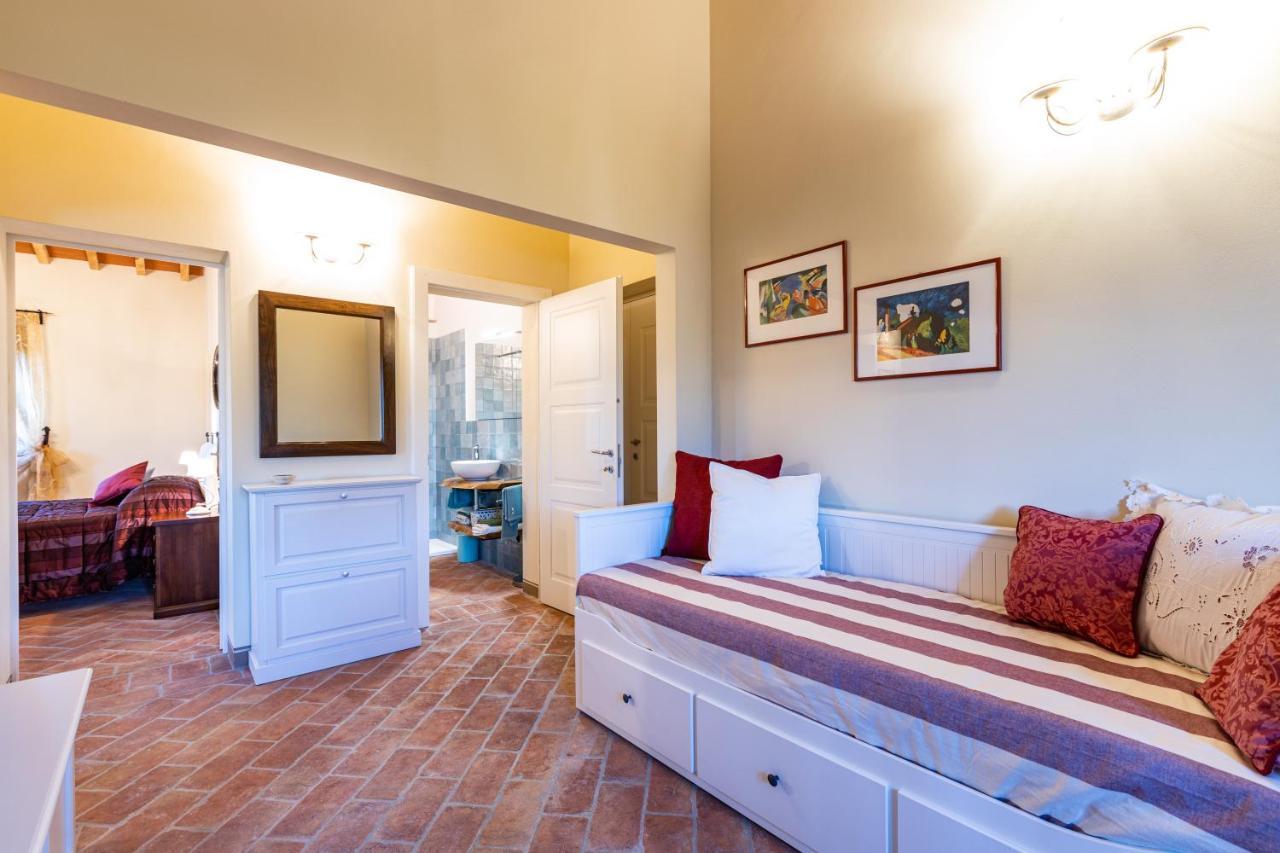 Appartamento In Casale Con Piscina Casa I Pavoni Кьянни Экстерьер фото